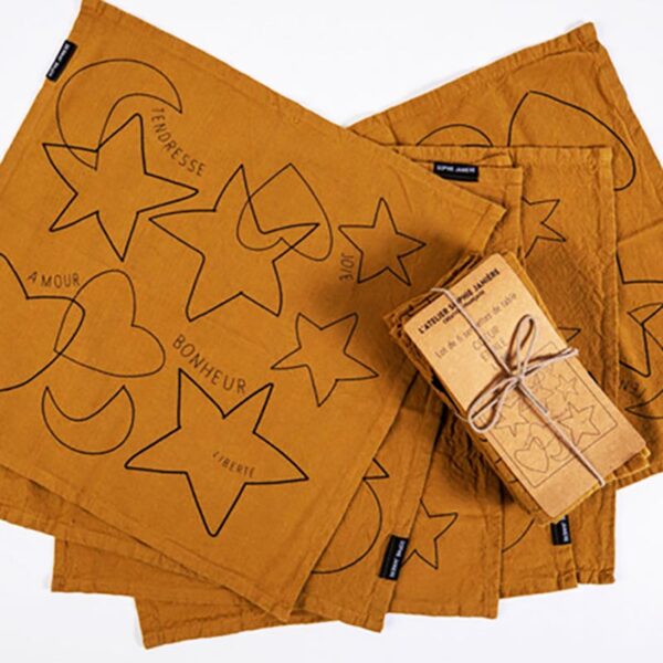 serviette coeur etoiles ocre