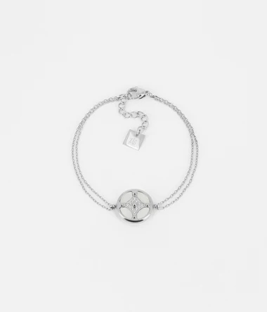 SBS18454 00SEL WEB 380x443 crop center