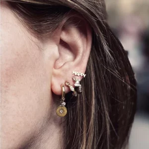 boucles doreilles ariel acier dore portees 380x443 crop center