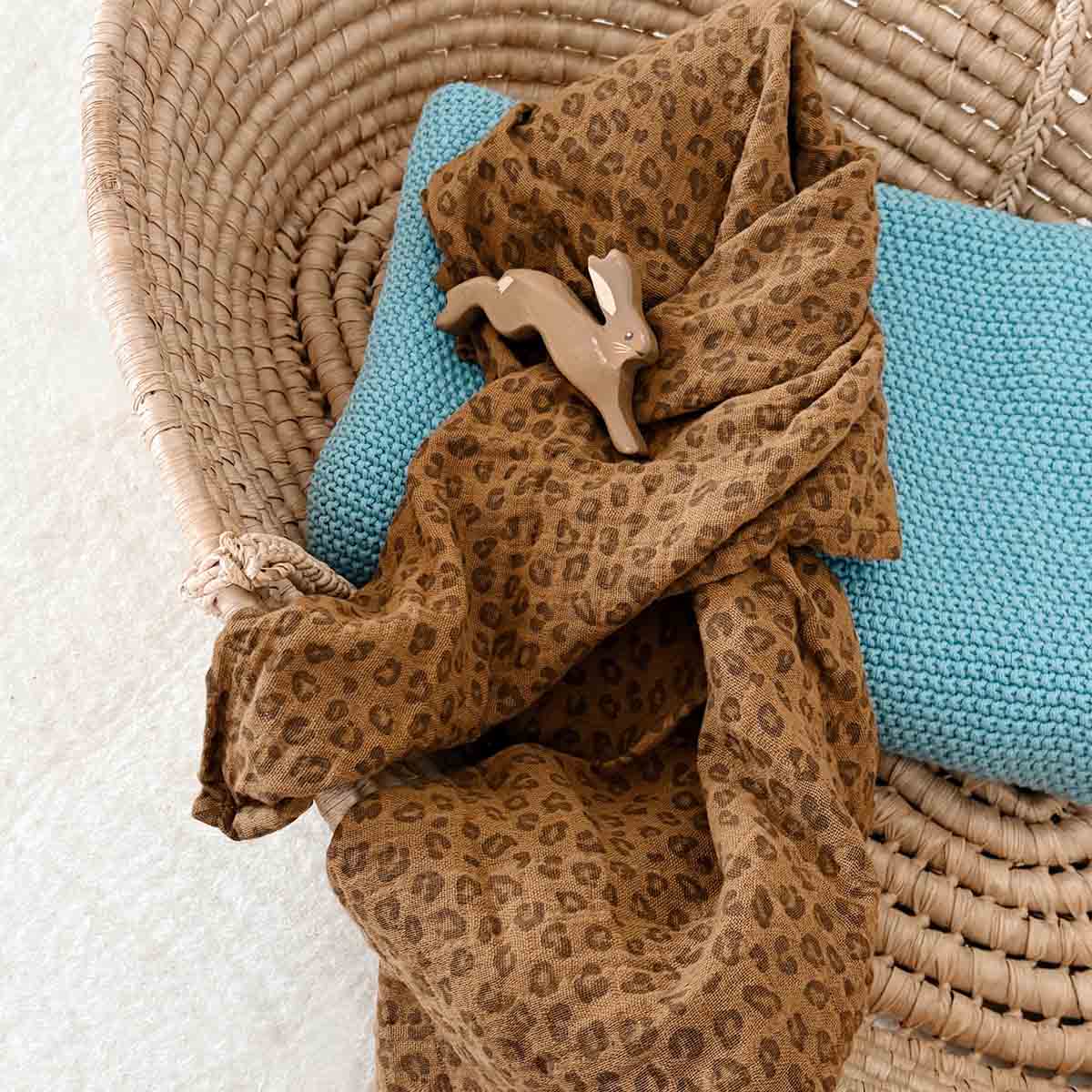 Lange Bianca L Mini leopard cumin Rose in April b