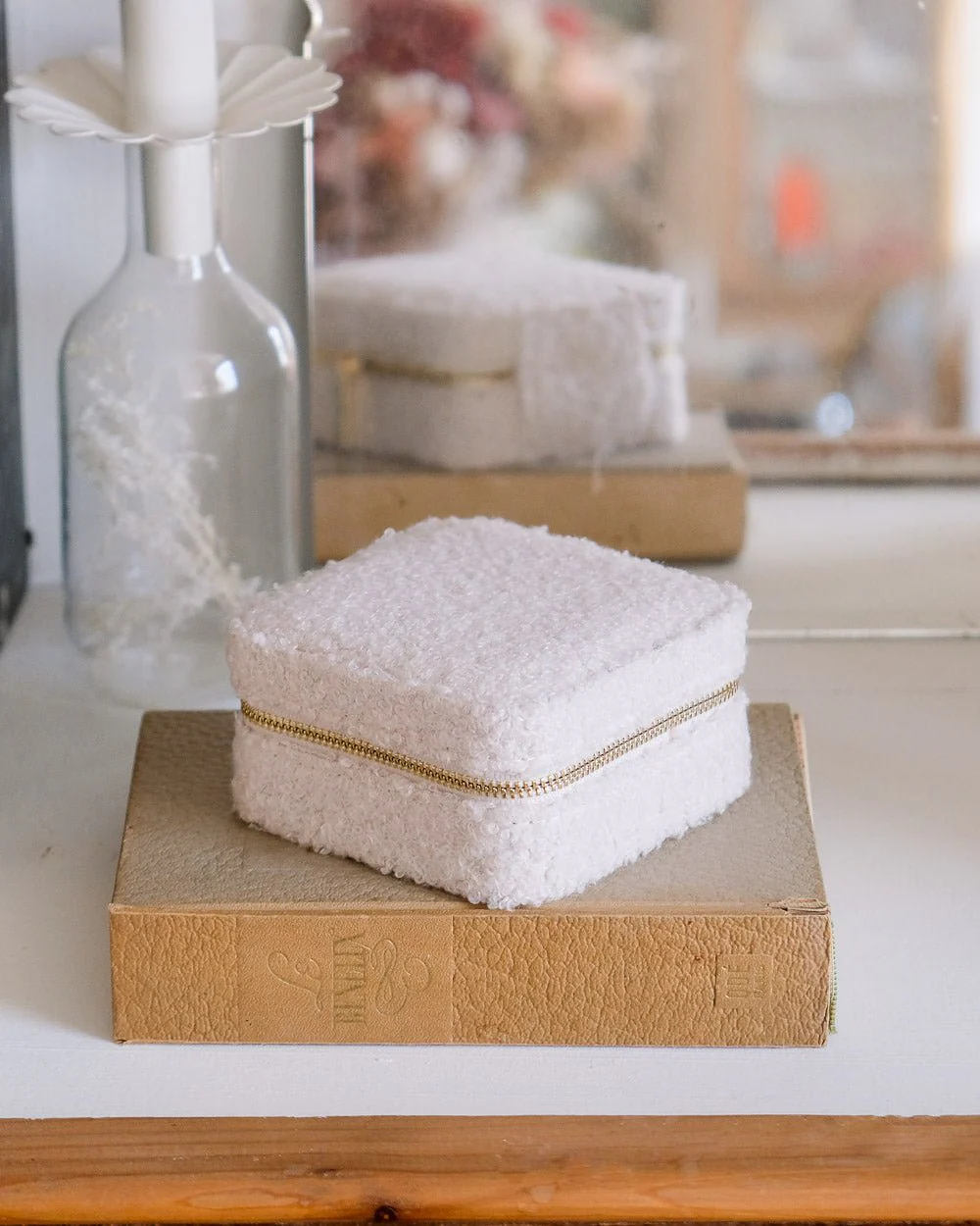 Boîte à bijoux de voyage Corinne en moumoute Maison Scarlett b