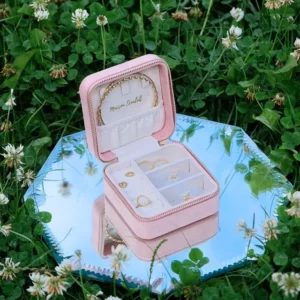 Boîte à bijoux de voyage Corinne en velours Rose Maison Scarlett