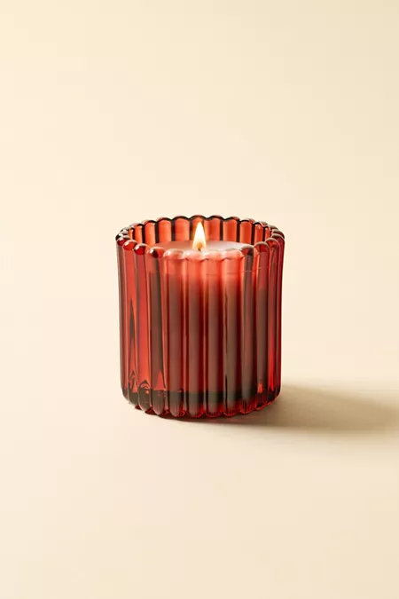 Bougie de Noël en verre nervuré Rouge Baie d’hiver Paddywax b
