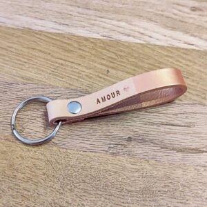 Porte clés en cuir coloré chic Amour By Perri