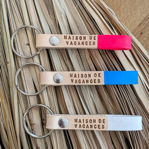 Porte clés en cuir coloré chic Maison de Vacances By Perri