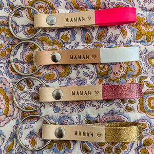 Porte clés en cuir coloré chic Maman By Perri