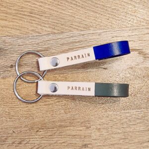 Porte clés en cuir coloré chic Parrain By Perri